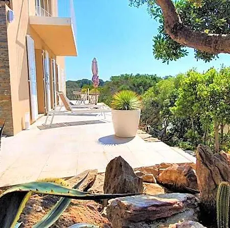 Aparthotel La Roche Aux Mouettes Ile Du Levant 3*